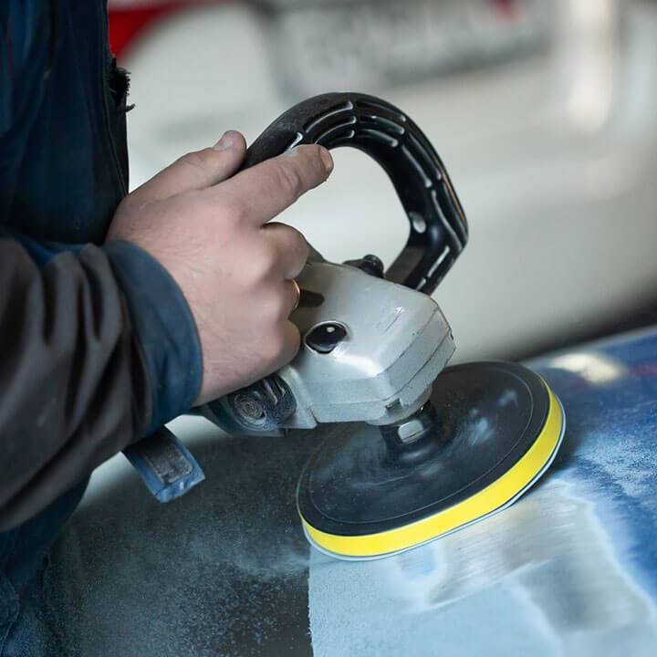 How to polish a car with a buffer?